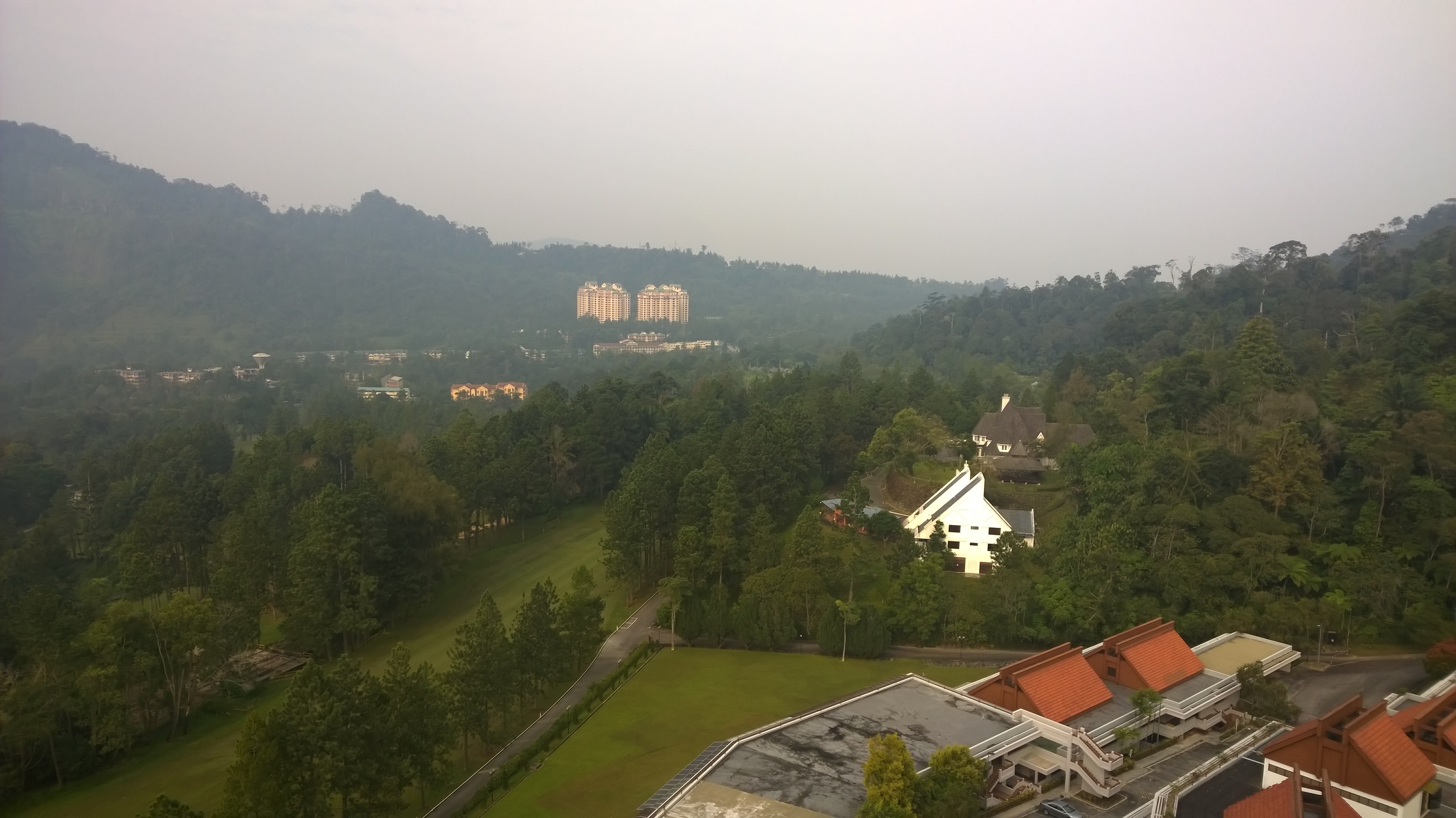 Auch morgens noch schön der Blick von der 17. Etage