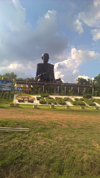 Ein grosser Buddha...